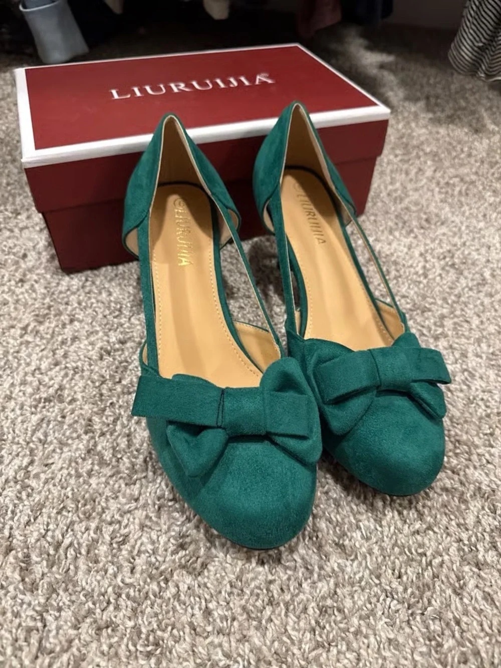Women's Emerald Suede Bow Pointed Heels